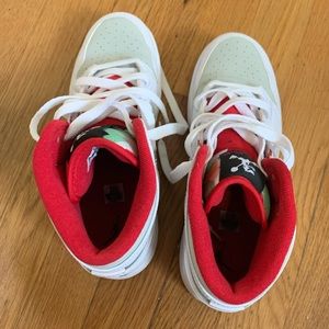 AIR JORDAN 1 RETRO HARE SIZE 6Y BOYS NEVER USED